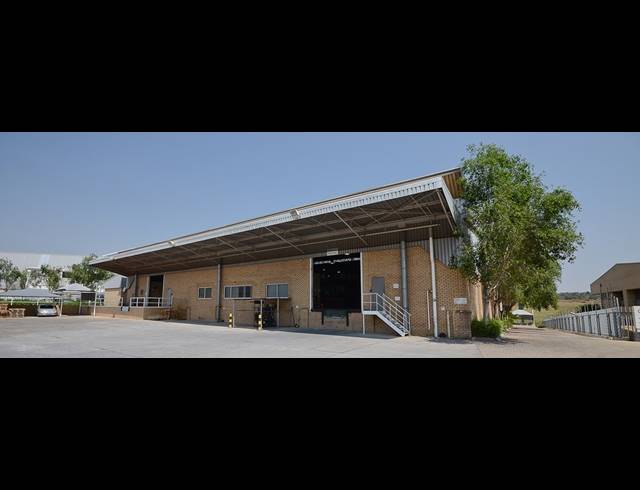 1,428M² WAREHOUSE TO LET IN LINBRO PARK